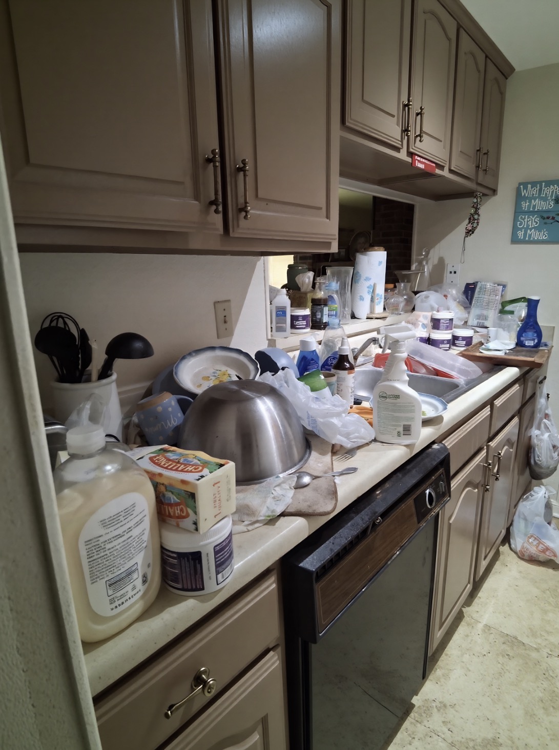 Kitchen before cleaning